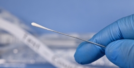 Prélèvement nasopharyngé par les techniciens de laboratoire : nous y sommes presque !